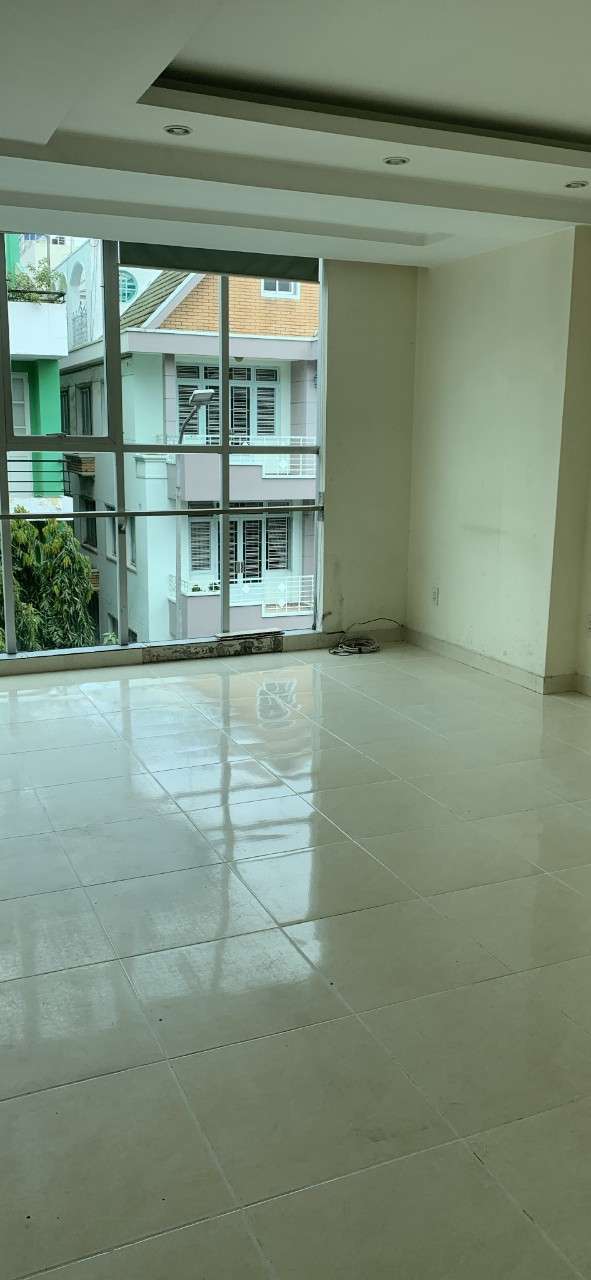 Cho thuê Tòa Nhà Văn Phòng MT đường Hoa Lan,P2  Q.PN